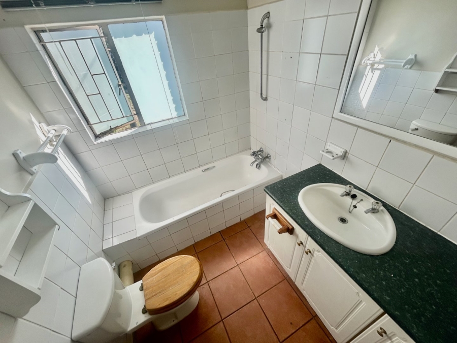 5 Bedroom Property for Sale in Ifafi North West
